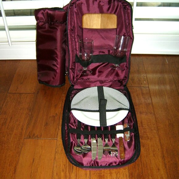 Picnic Backpack, Wine Holder, Service for 2, Cloth, Etc. - Picture 1 of 6